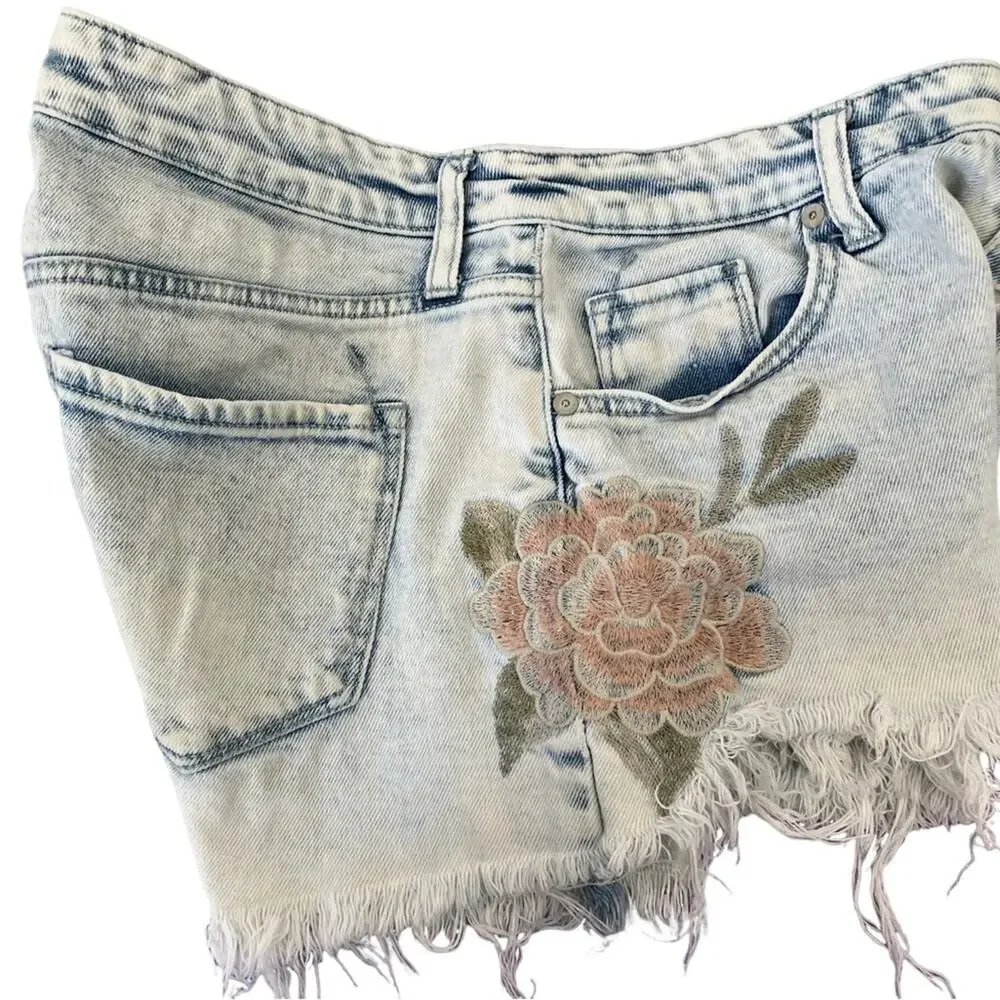 Massimo Denim Shorts with Floral Embroidery size 6/28